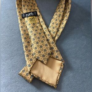Hermès Gold Silk Tie with Blue Accents